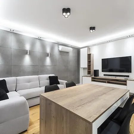 Executive Suites Airport Apartment Warsaw