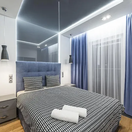 Executive Suites Airport Apartment