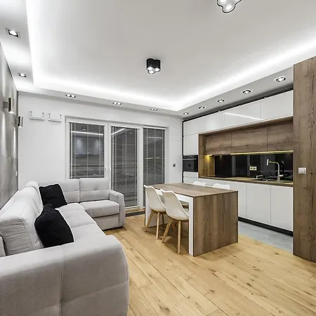 Executive Suites Airport Apartment