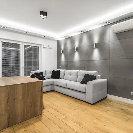 Executive Suites Airport Apartment *
