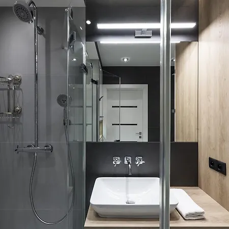 Executive Suites Airport *
