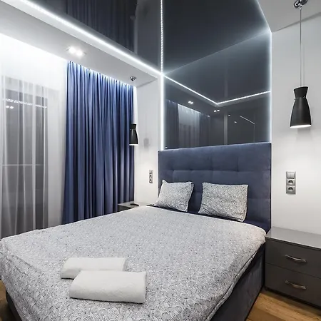 Executive Suites Airport Apartment *