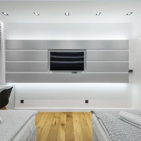 Apartment Executive Suites Airport